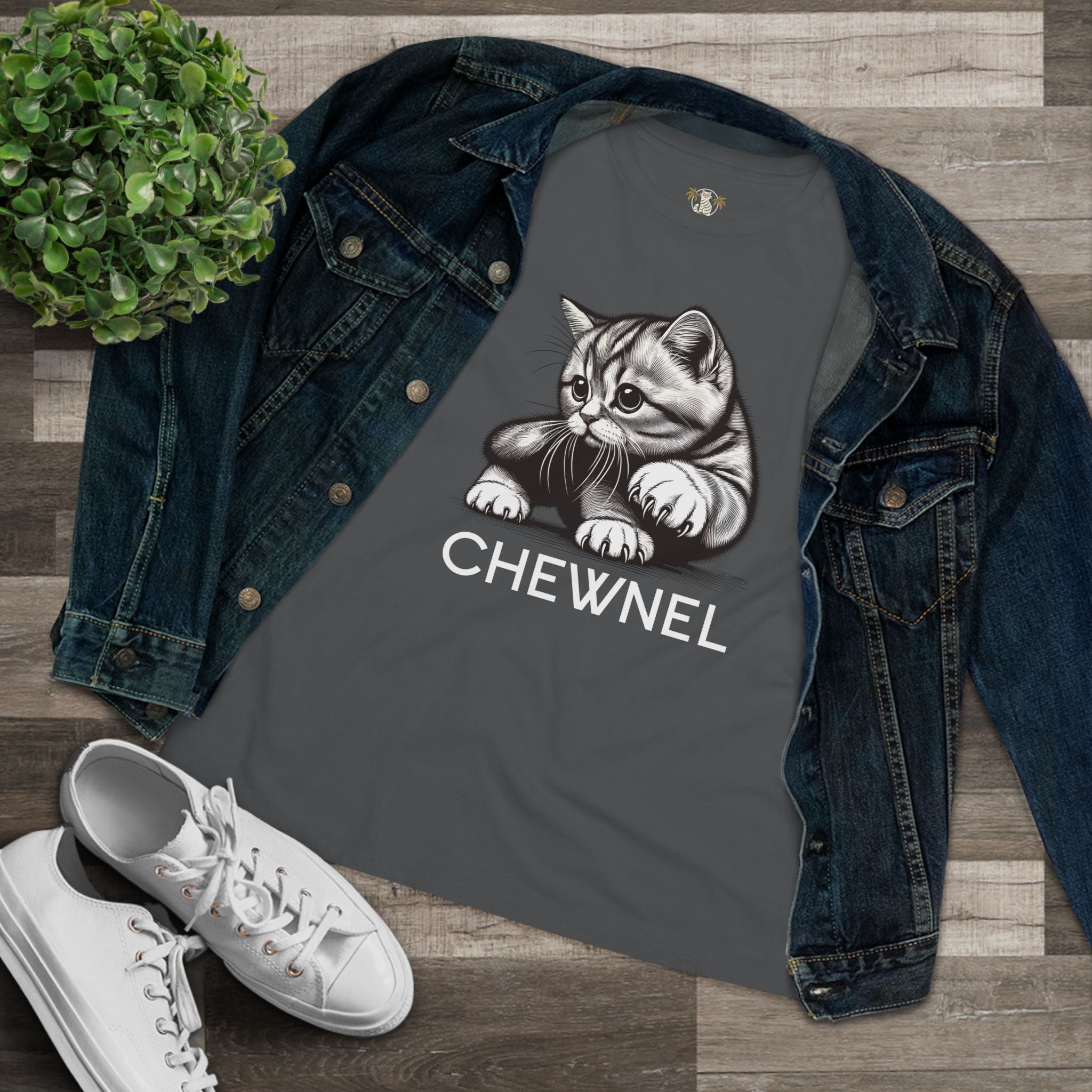 Chewnel Haute Cat-ture Graphic Women's T Shirt