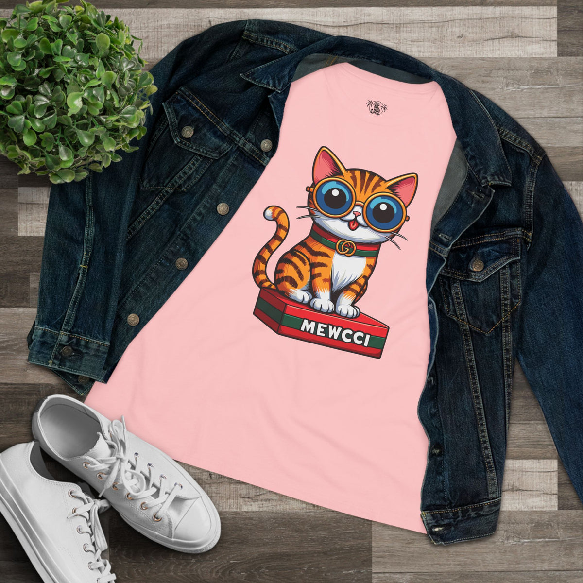 Mewcci Iconic Box Cat Graphic Women's T-Shirt in pink, flat lay